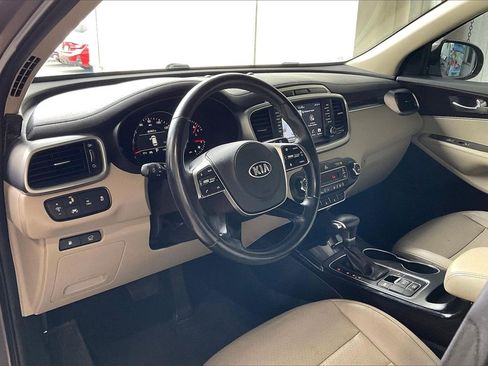 Used 2019 Kia Sorento EX w/ EX Touring Package image 4