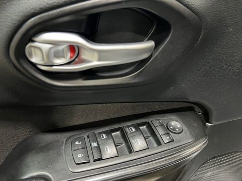 Used 2014 Jeep Cherokee Latitude w/ Cold Weather Group image 21