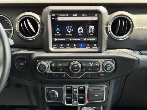 Used 2021 Jeep Wrangler Unlimited Sahara w/ Cold Weather Group AWD/4WD image 27