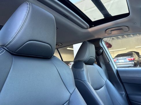 Certified 2023 Toyota Corolla Cross XLE image 23