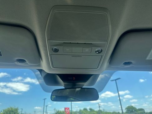 Used 2025 Nissan Kicks SR FWD image 45