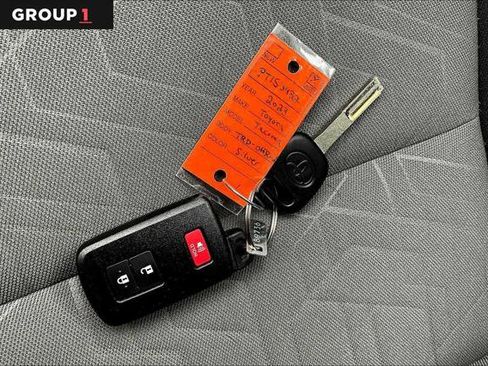 Certified 2023 Toyota Tacoma TRD Off-Road AWD/4WD image 15
