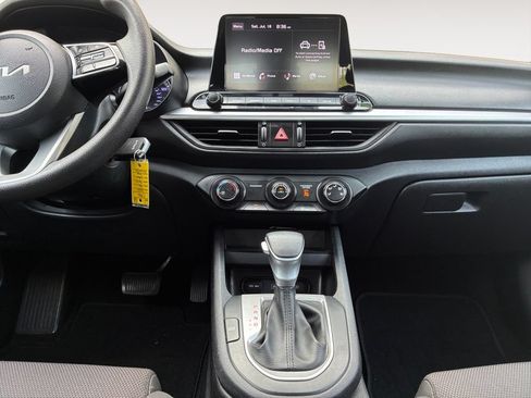 Used 2024 Kia Forte LXS w/ LXS Technology Package FWD image 11