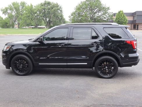 Used 2018 Ford Explorer XLT AWD/4WD image 9