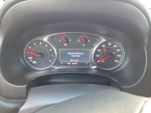 Used 2024 GMC Terrain SLT w/ Tech Package FWD image 11