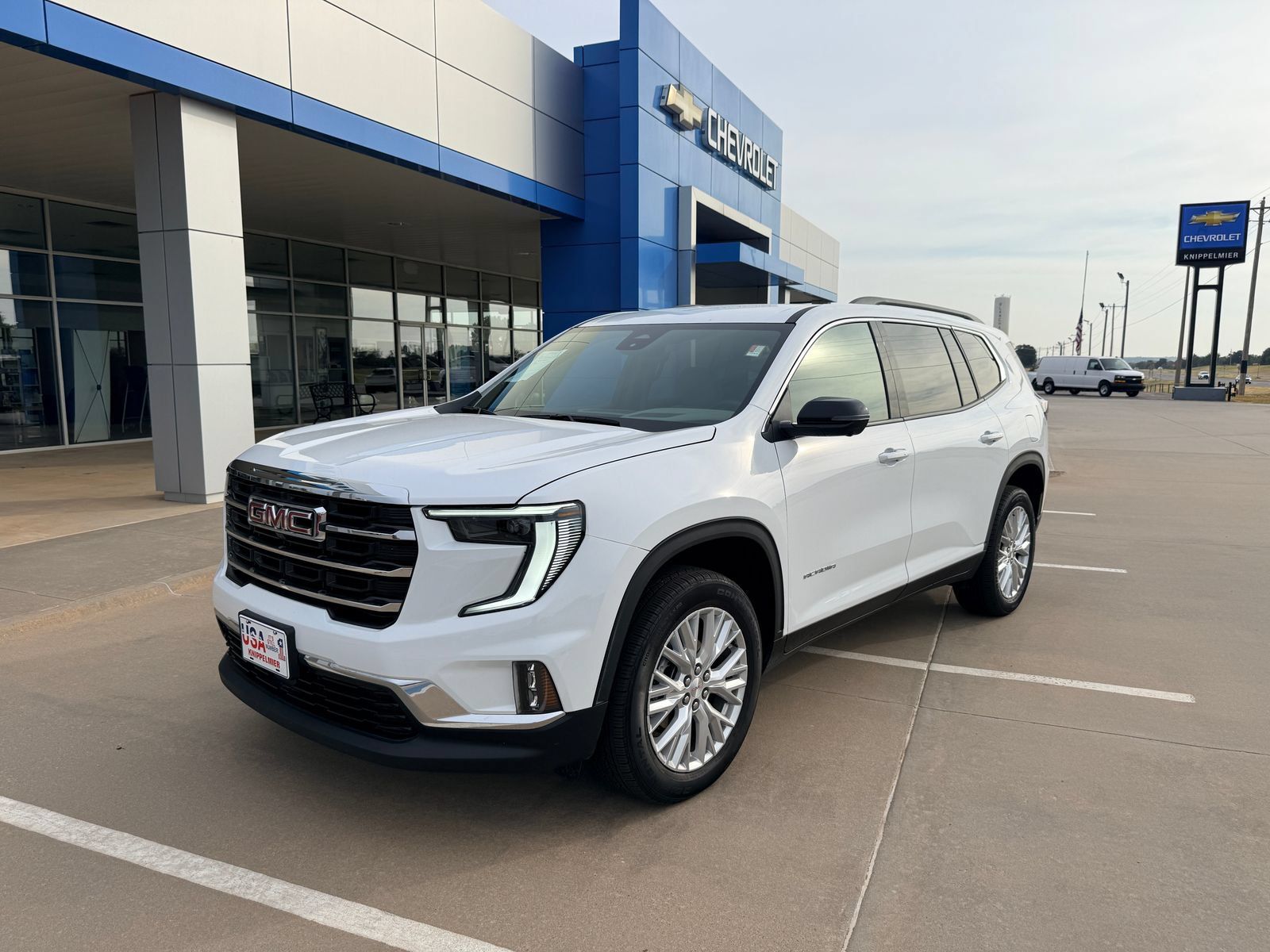 Used 2026 GMC Acadia Elevation w/ Elevation Premium Package AWD/4WD image 2