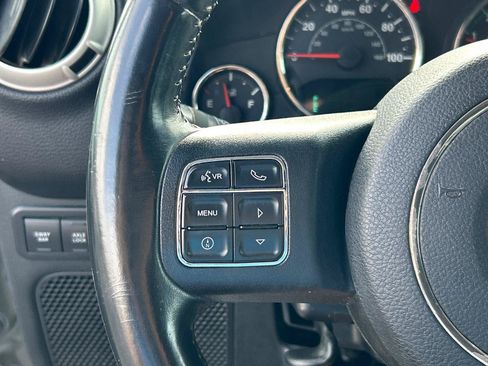 Used 2016 Jeep Wrangler Unlimited Rubicon w/ Connectivity Group AWD/4WD image 27