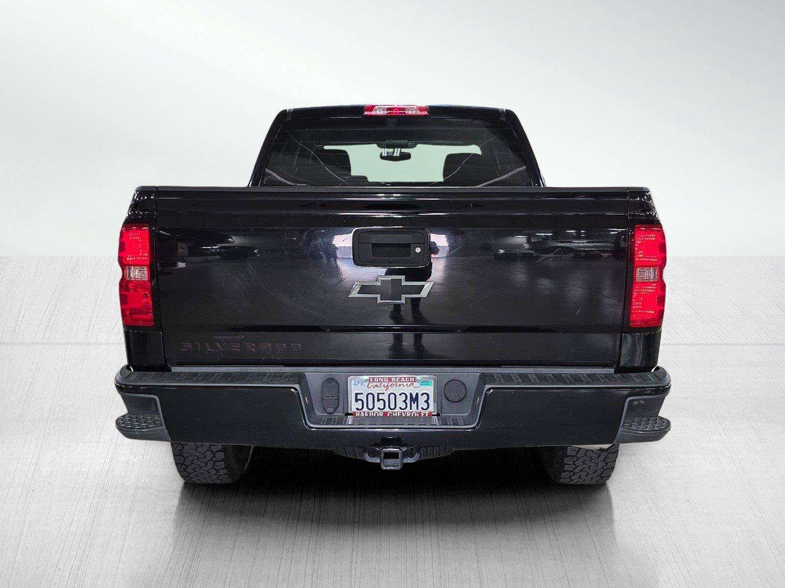 Used 2017 Chevrolet Silverado 1500 LT w/ Redline Edition AWD/4WD image 6