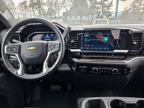 Used 2023 Chevrolet Silverado 1500 LT image 10