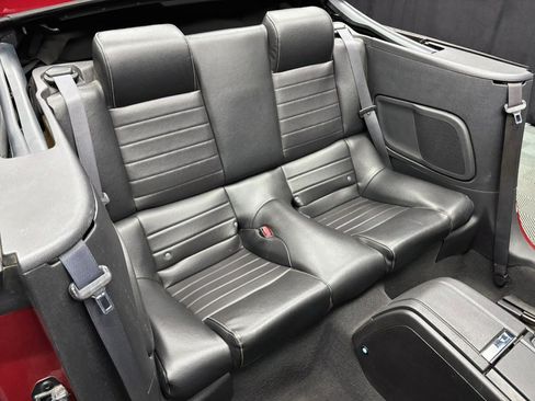 Used 2010 Ford Mustang Premium RWD image 40