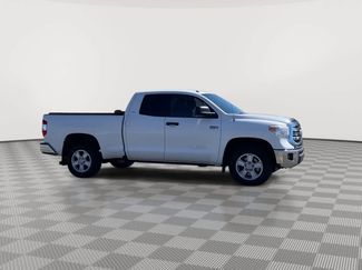 Used 2016 Toyota Tundra SR5 AWD/4WD video 2