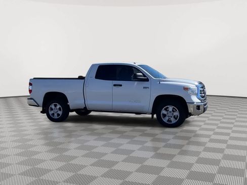 Used 2016 Toyota Tundra SR5 AWD/4WD image 2