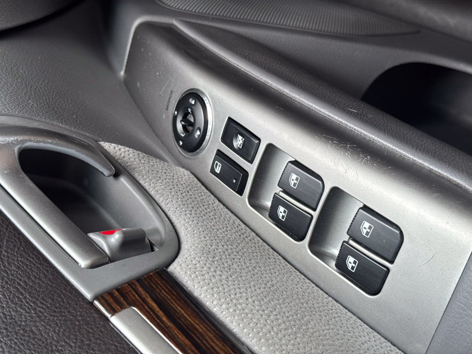 Used 2012 Hyundai Santa Fe SE FWD image 19