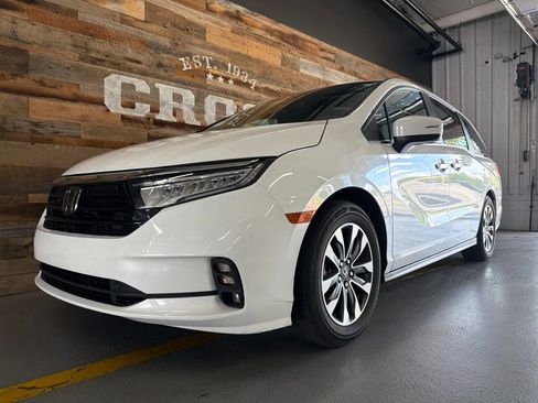 Used 2023 Honda Odyssey EX-L image 2