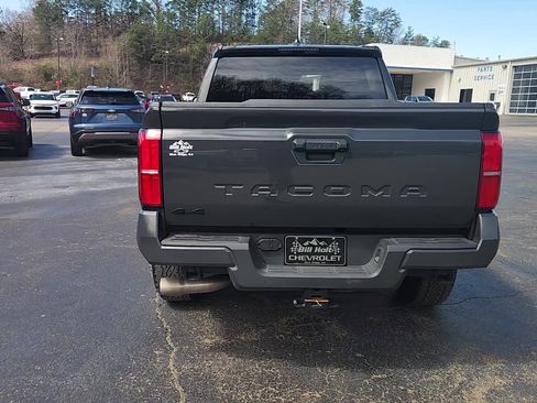 Used 2025 Toyota Tacoma TRD Off-Road image 18