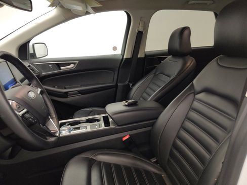 Used 2024 Ford Edge SEL image 17