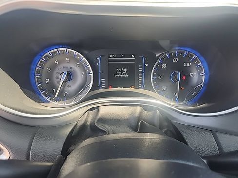 Used 2019 Chrysler Pacifica Touring-L w/ S Appearance Package FWD image 20