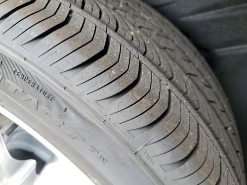 Certified 2023 Buick Envision Avenir image 24