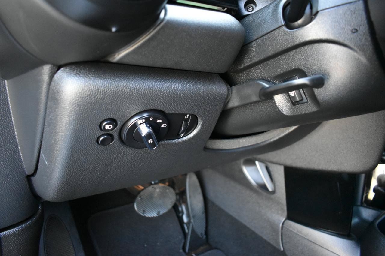 Used 2022 MINI Cooper S w/ Driver Assistance Package FWD image 37