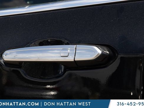 Used 2022 Cadillac XT6 Premium Luxury w/ Technology Package FWD image 28