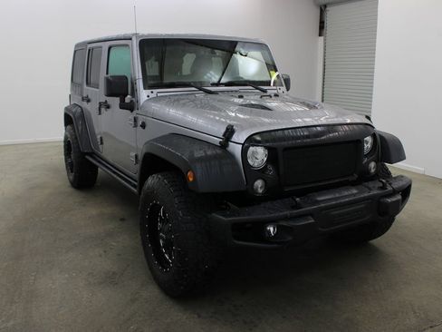 Used 2017 Jeep Wrangler Unlimited Rubicon AWD/4WD image 6