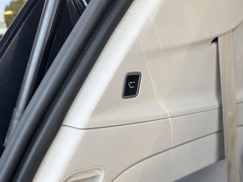 Used 2024 Chrysler Voyager LX FWD image 19