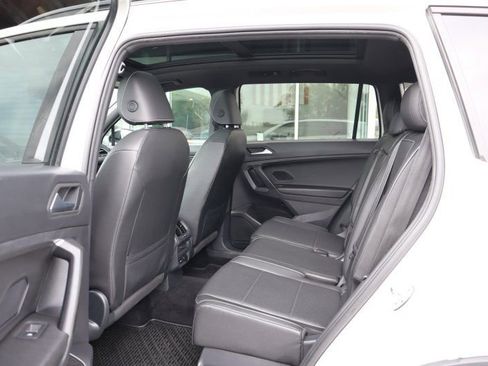 Used 2021 Volkswagen Tiguan SE R-Line AWD/4WD image 16