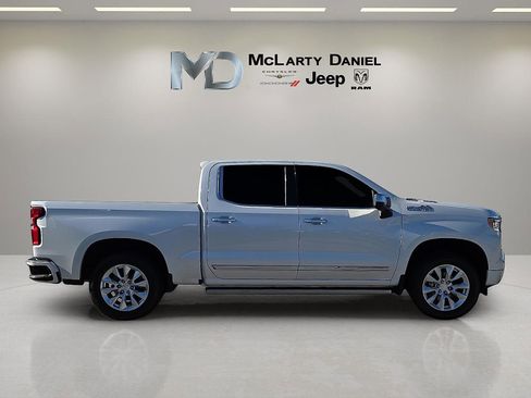 Used 2024 Chevrolet Silverado 1500 High Country image 6