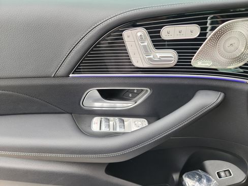 Used 2024 Mercedes-Benz GLS 580 4MATIC image 16