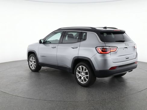Used 2025 Jeep Compass Limited AWD/4WD image 6