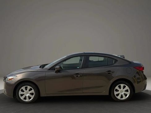 Used 2018 MAZDA MAZDA3 Sport FWD image 4