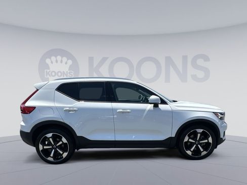Used 2020 Volvo XC40 T5 Momentum w/ Protection Package Premier AWD/4WD image 17