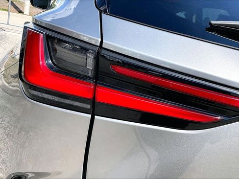Used 2024 Lexus NX 250 FWD w/ Towing Package (2000 Lbs) image 29