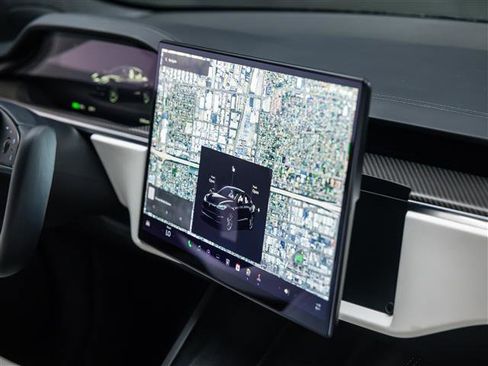 Used 2022 Tesla Model S Plaid image 29