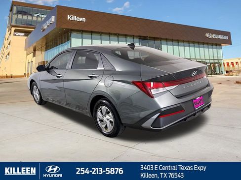Used 2025 Hyundai Elantra SE image 6