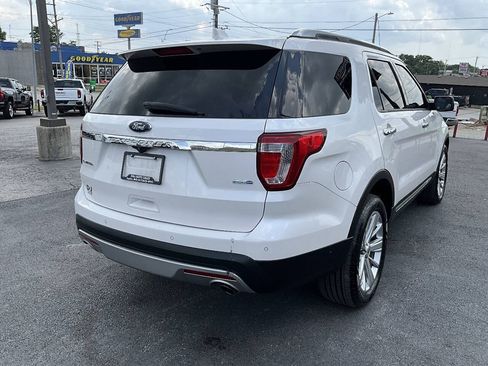 Used 2017 Ford Explorer Limited w/ Equipment Group 303A AWD/4WD image 5