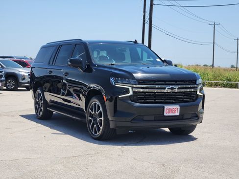 Used 2021 Chevrolet Suburban RST w/ Luxury Package RWD image 3