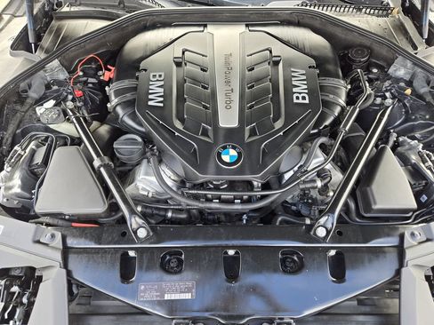 Used 2014 BMW 750i image 39