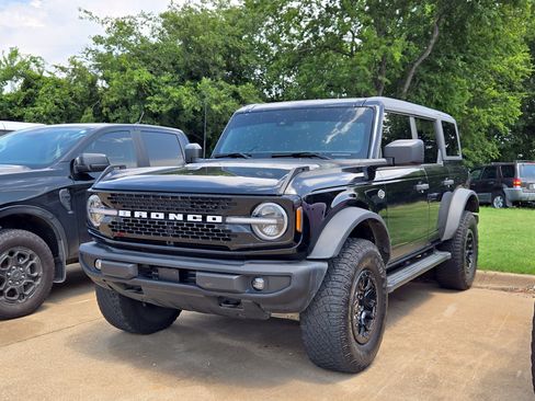 Used 2022 Ford Bronco Wildtrak AWD/4WD image 3