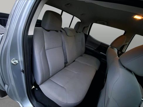 Used 2019 Toyota Tacoma SR5 RWD image 17
