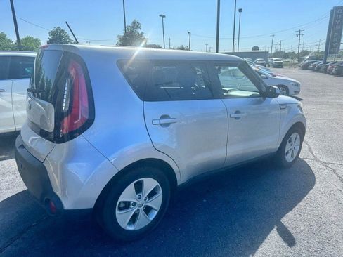 Used 2016 Kia Soul image 3
