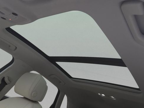 Used 2020 Audi Q3 2.0T Premium image 32