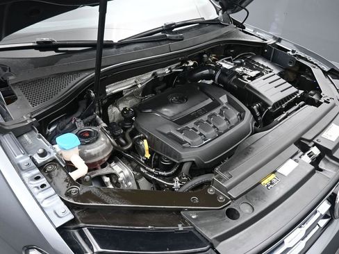 Used 2019 Volkswagen Tiguan SE image 59