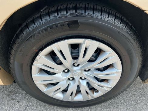 Used 2012 Toyota Camry LE FWD image 4