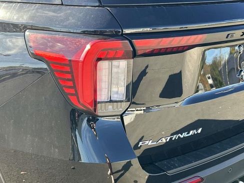 New 2026 Ford Explorer Platinum image 9