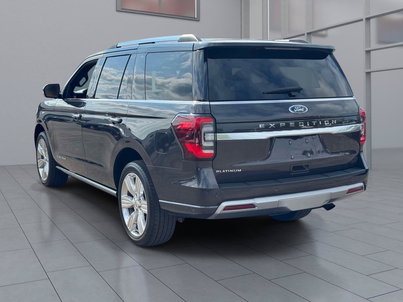 Certified 2024 Ford Expedition Platinum AWD/4WD image 5