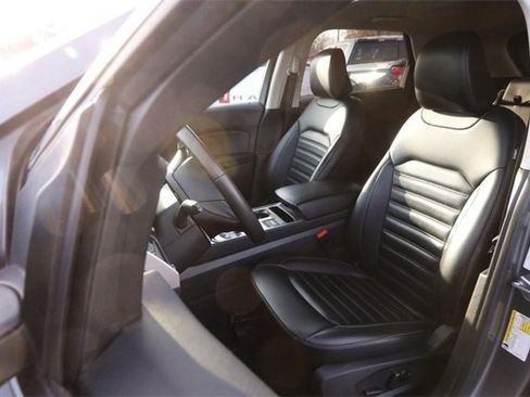 Certified 2024 Ford Edge SEL image 8