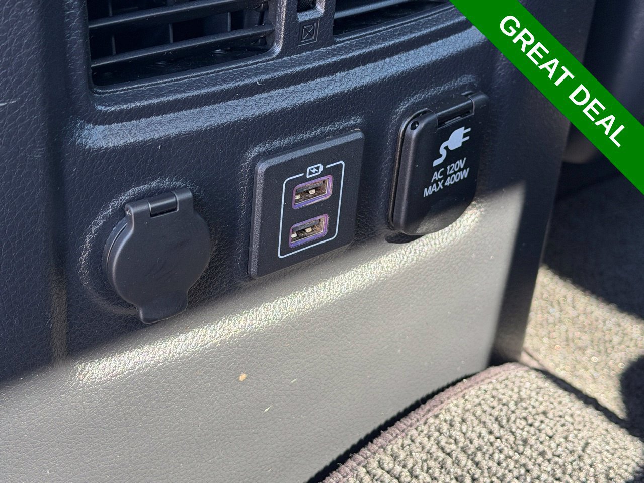 Used 2024 Nissan Titan SV w/ SV Convenience Package RWD image 38