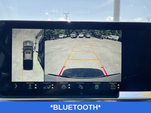 Used 2022 Chevrolet Silverado 1500 LTZ w/ LTZ Premium Package AWD/4WD image 15