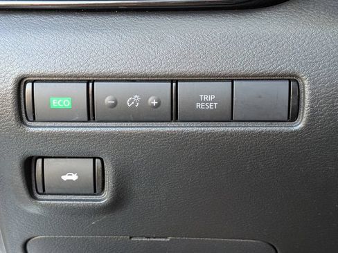 Certified 2024 Nissan Sentra SV FWD image 19